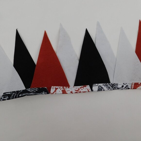 Ashland Halloween Multicolor Skeleton Flag Garland Decoration Accent 6 Feet New - Picture 6 of 7